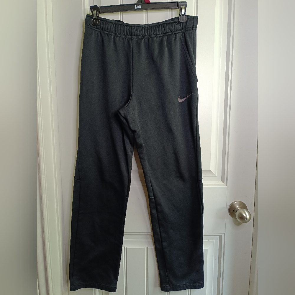 Nike Therma Fleece Sweatpants Mens Medium Black Training Gym Yoga Running Travel